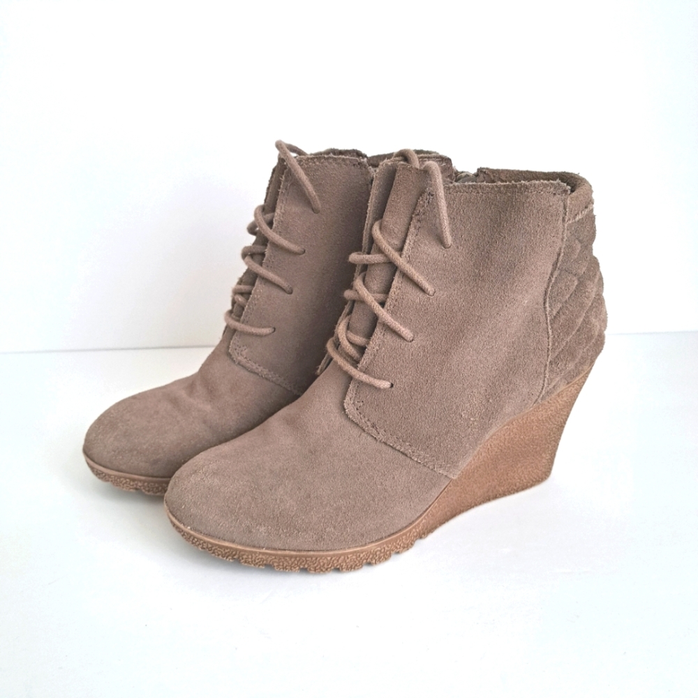 MIA Debra Taupe Suede tie up wedge ankle booties, sz 7 US, NM2395A